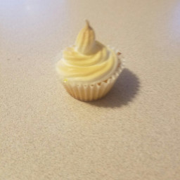 mini-lemon-meringue-cupcakes-3f710a82a15625076401450f.jpg