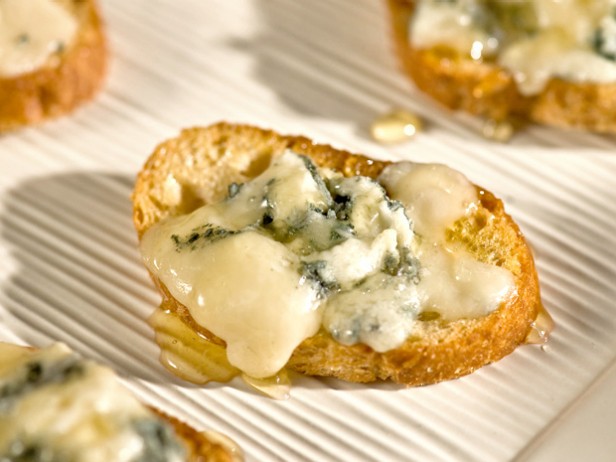 Bruschetta with Gorgonzola Cheese and Honey