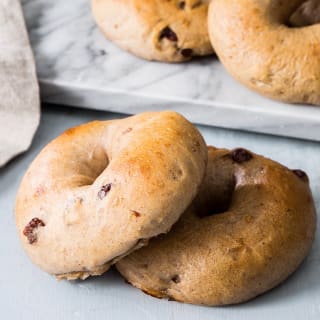 Chai Raisin Bagels