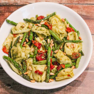 Cheese Tortellini w/ Pesto and Sun-Dried Tomatoes