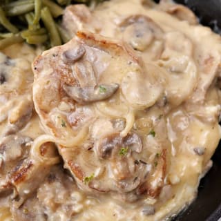 Easy Slow Cooker Smothered Pork Chops