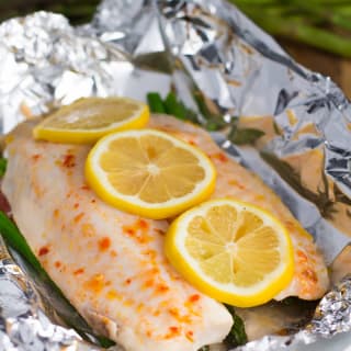 Foil Fish Packets with Spinach and Tomato