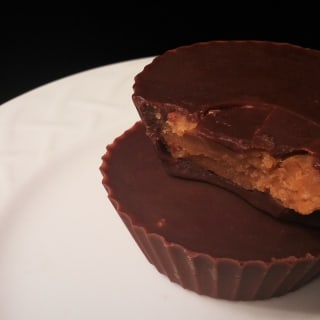 Low Carb Chocolate Peanut Butter Cups