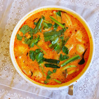 Make Tom Khaa, Easy Tom Yum Soup with Coconut Milk