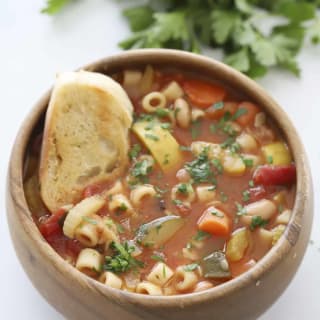 Minestrone Soup (Copycat Olive Garden Minestone)