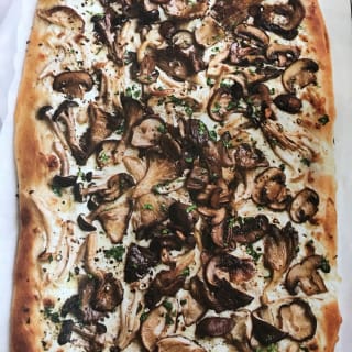 Mushroom pizza