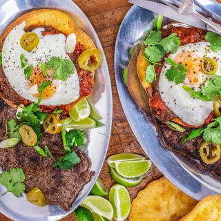 Rachael’s Steak + Eggs Get Served With An Irresistible Rancheros Sauce