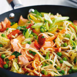 Teriyaki salmon noodles