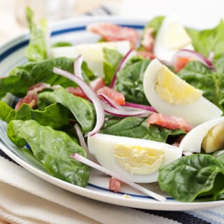 Wilted Spinach Salad with Warm Bacon Dressing