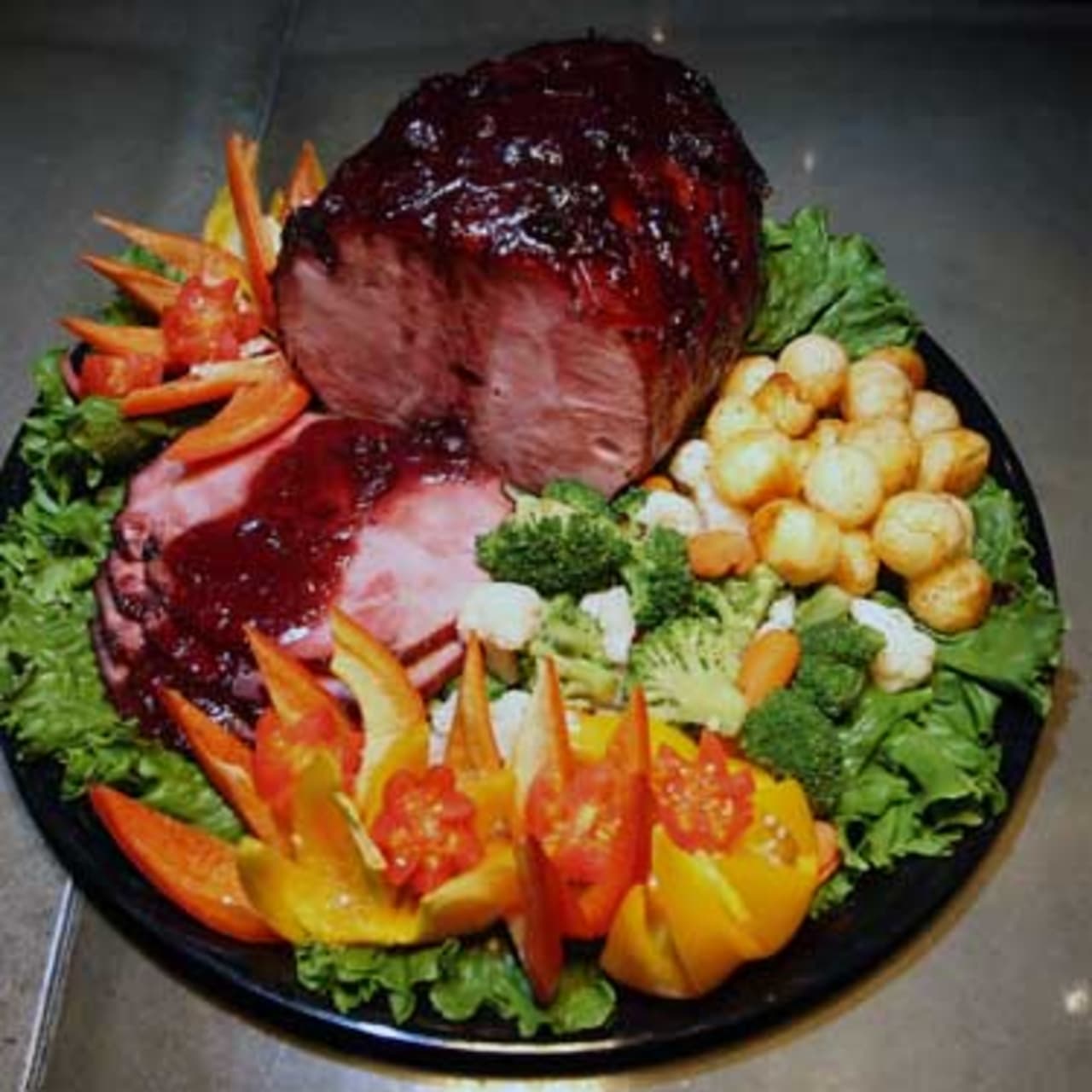 CRANBERRY-BURGUNDY GLAZED HAM