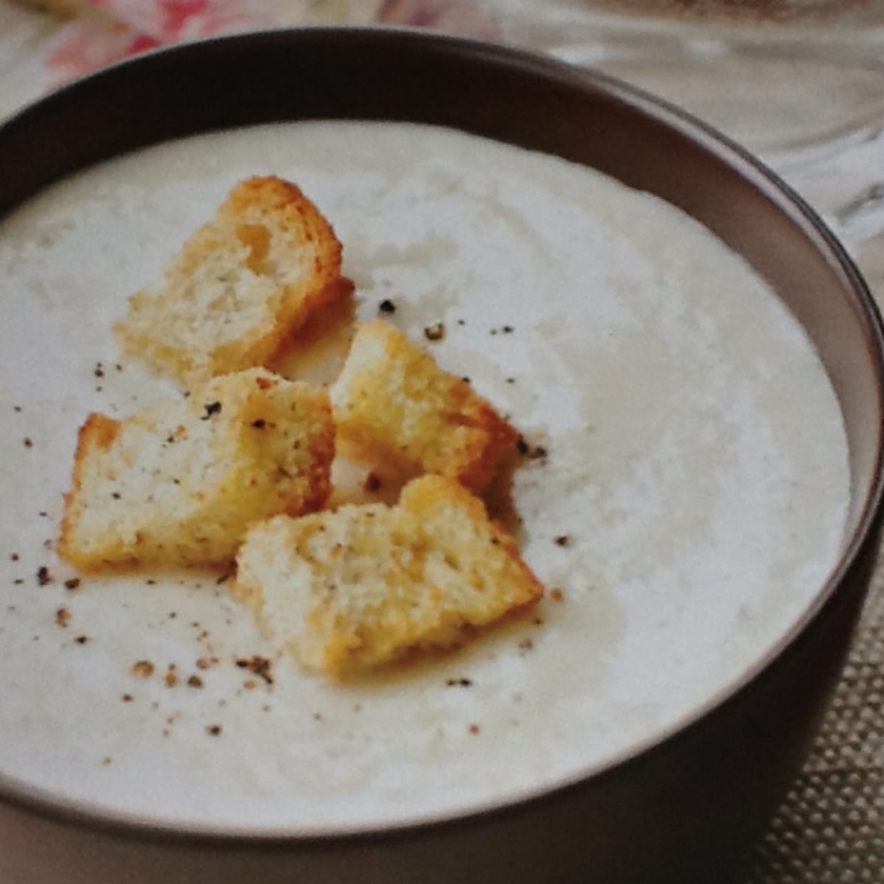 Potage au chou fleur et au poisson