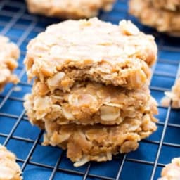 3 Ingredient No Bake Peanut Butter Oatmeal Cookies (Gluten-Free, Vegan, Dai