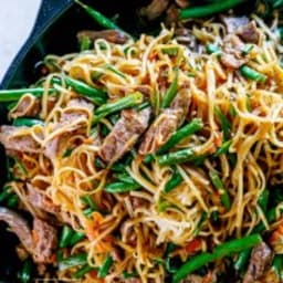 30 Minute Gluten-Free Beef Lo Mein Recipe (Video Inside)