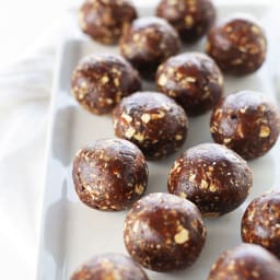 5 Ingredient Peanut Cup Energy Bites