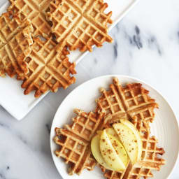 6-ingredient Flourless Apple Cinnamon Waffles