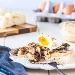 60 second microwave poached eggs with mushrooms, hummus and dukkah