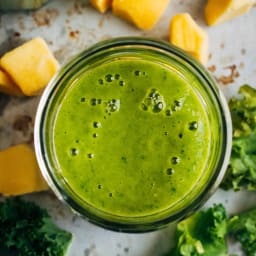 A Simple Green Vegan Smoothie