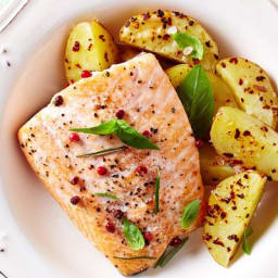 Atlantic Salmon with Thick Cut Potato Chips
