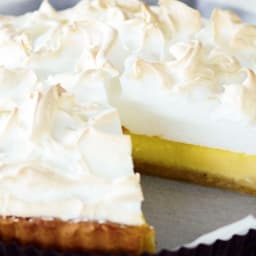 Baked lemon meringue pie