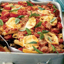 Baked rigatoni with aubergine and mozzarella