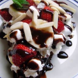 Banana Split Brownie Pizza