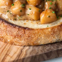 Bay Scallop-Marsala Cream Toasts Recipe