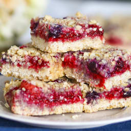 Berry Medley Crumble Bars : Yummy Bar Recipes