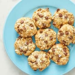 Brown Butter Oatmeal Cookies with Chocolate Chips & Cinnamon