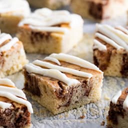 Brown Sugar Cinnamon Roll Cake