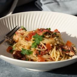 Buttery Lobster Spaghetti With White Wine-Tomato Sauce Recipe