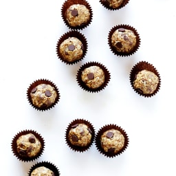 Cashew Dark Chocolate Energy Bites