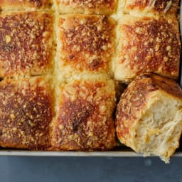 Cheddar Beer Bread Rolls