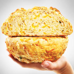 cheddar-thyme-soda-bread-2709259.jpg