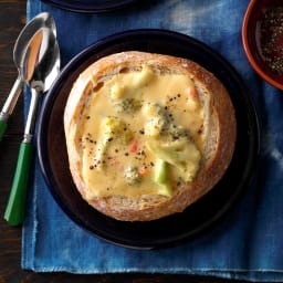 cheesy-broccoli-soup-in-a-bread-bowl-2152771.jpg