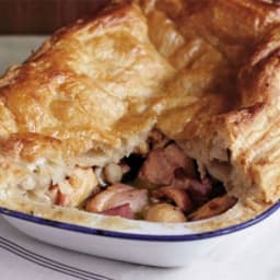 Chicken and mushroom puff pie