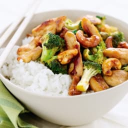 Chicken, broccoli and cashew stir-fry