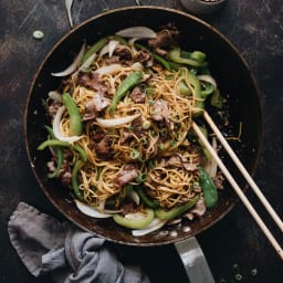 Chinese Beef Chow Mein (牛肉炒面)