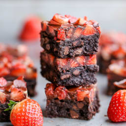 chocolate-covered-strawberry-brownies-paleo-1484673.jpg