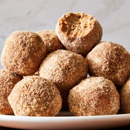 Cinnamon Roll Power Bites