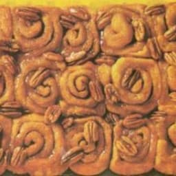 Cinnamon Rolls with Pecans