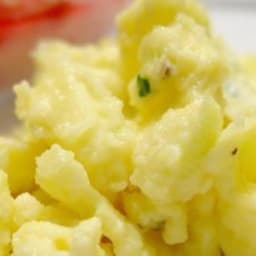 Cream Cheese and Scallion Scrambled Eggs