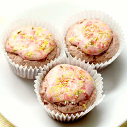 Cream Stuffed Strawberry Shortcake Cupcakes