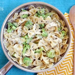 Creamy Pesto Pasta with Chicken and Broccoli