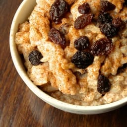 Creamy Rice Pudding with Cinnamon & Raisins