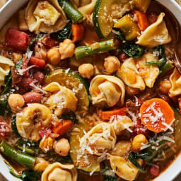 creamy-tortellini-minestrone-2974382.jpg