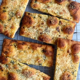 crispy-herby-delish-garlic-bread-3010221.jpg