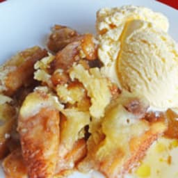 Crock Pot Apple Cobbler