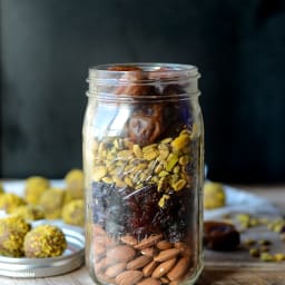 DIY Holiday in a Jar: Cherry Pistachio Energy Balls