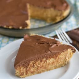 Easy No-Bake Peanut Butter Twix Pie