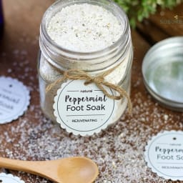 Easy Peppermint Foot Soak DIY